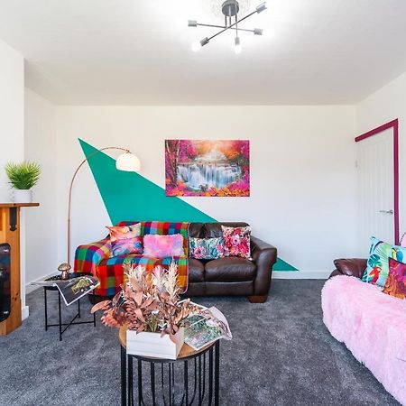 Aseda 4 Bedroom Private Parking, Game Zone -Pool Table, Garden Home Кингстон-апон-Халл Экстерьер фото