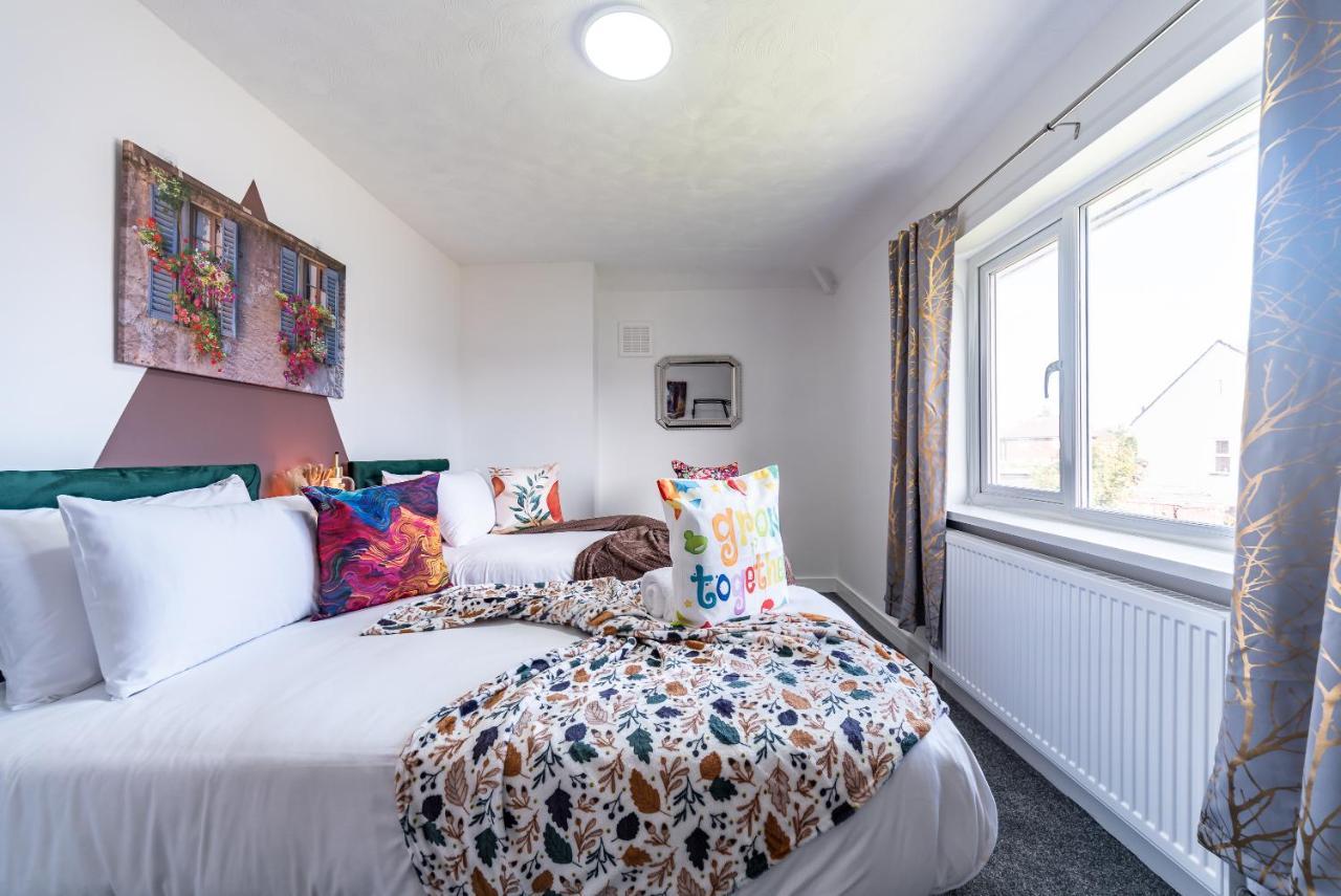 Aseda 4 Bedroom Private Parking, Game Zone -Pool Table, Garden Home Кингстон-апон-Халл Экстерьер фото
