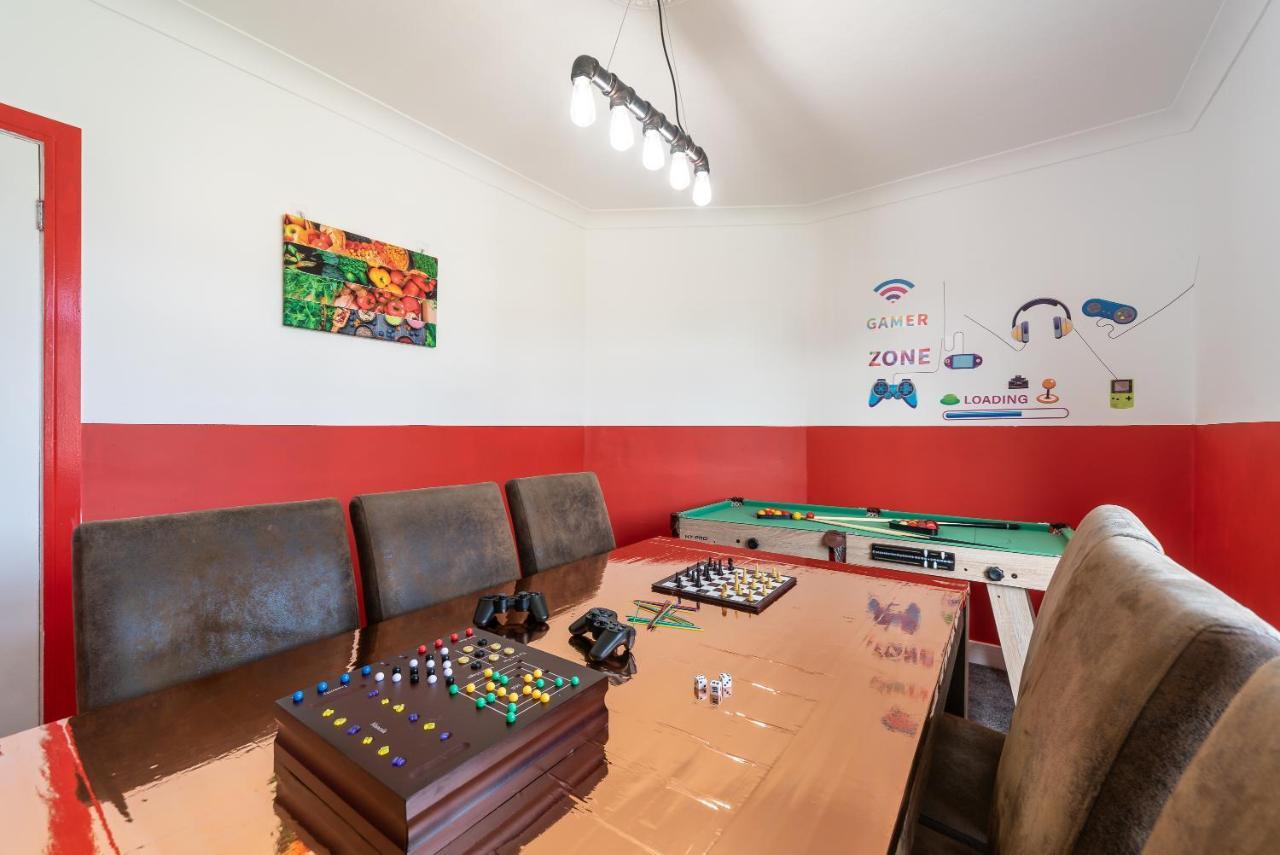 Aseda 4 Bedroom Private Parking, Game Zone -Pool Table, Garden Home Кингстон-апон-Халл Экстерьер фото