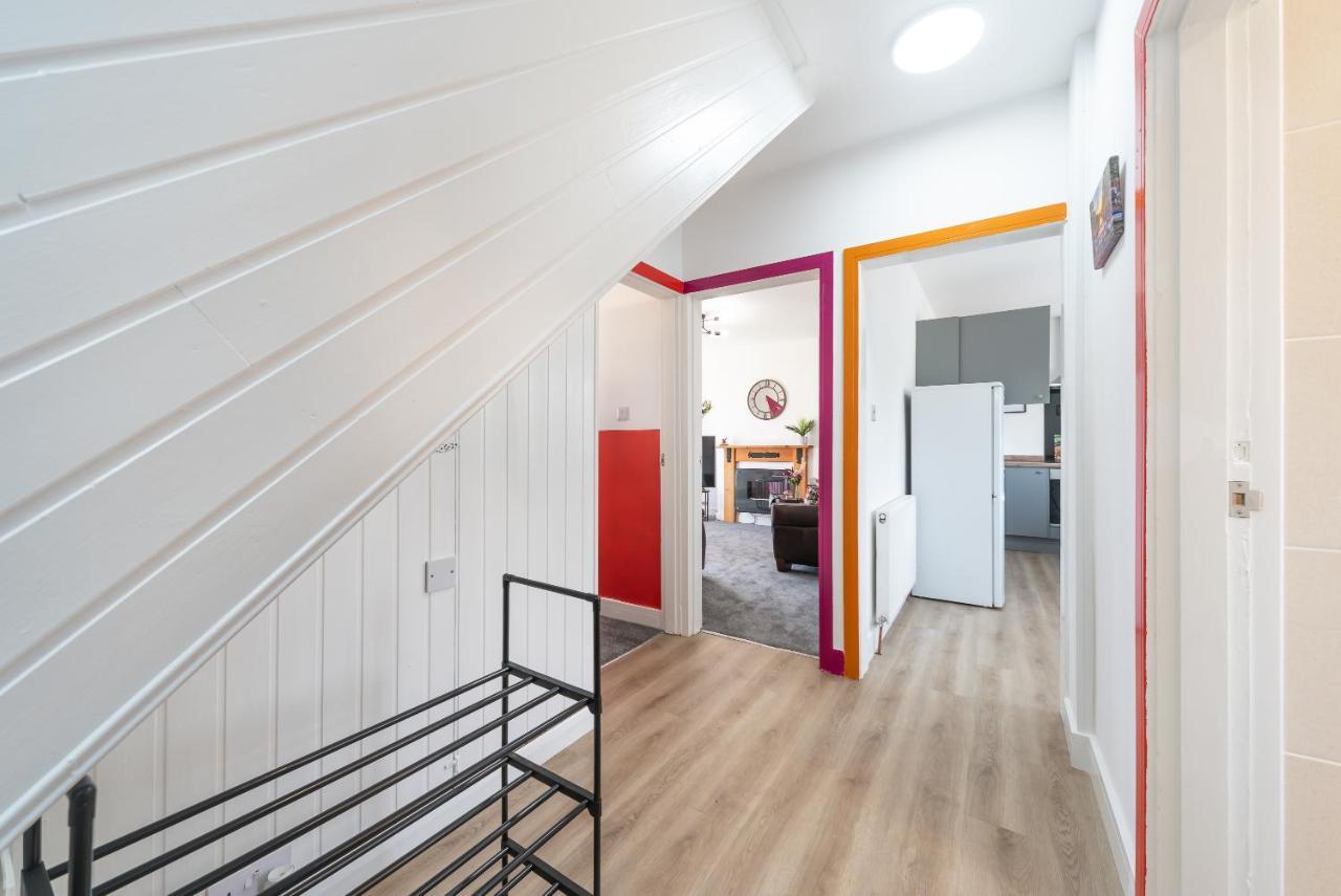 Aseda 4 Bedroom Private Parking, Game Zone -Pool Table, Garden Home Кингстон-апон-Халл Экстерьер фото