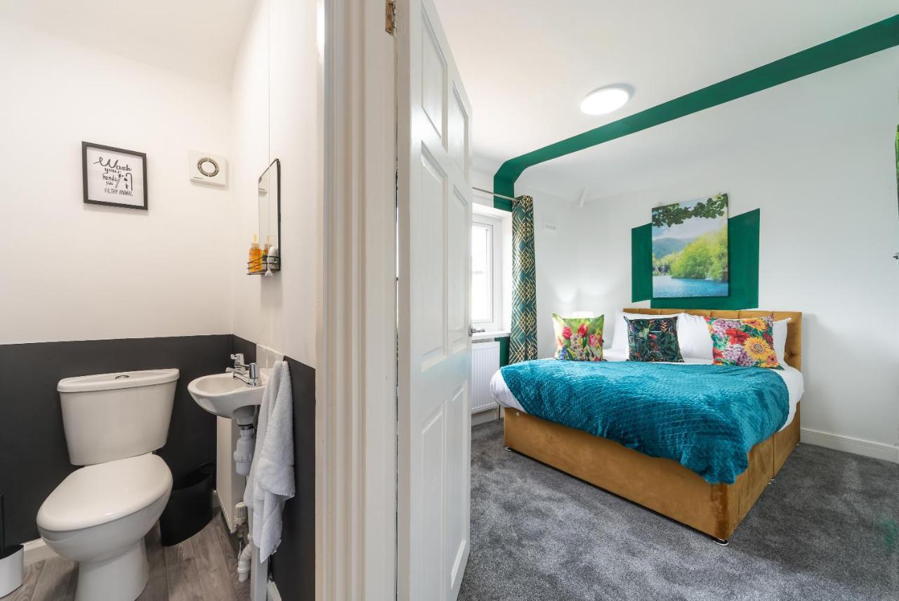 Aseda 4 Bedroom Private Parking, Game Zone -Pool Table, Garden Home Кингстон-апон-Халл Экстерьер фото