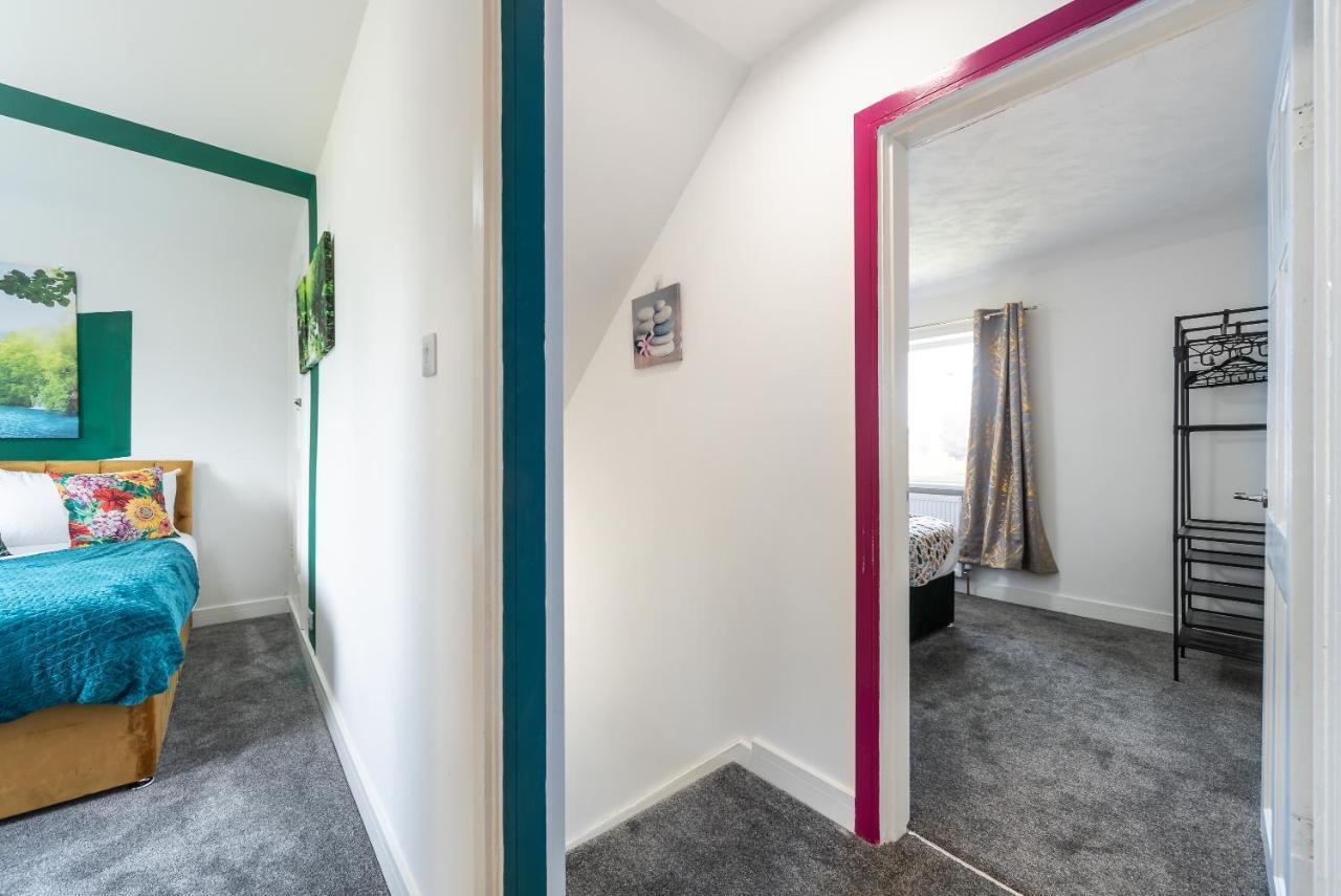 Aseda 4 Bedroom Private Parking, Game Zone -Pool Table, Garden Home Кингстон-апон-Халл Экстерьер фото